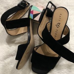 Katy Perry Sz 7 Black Suede Sandals w/Heel.
